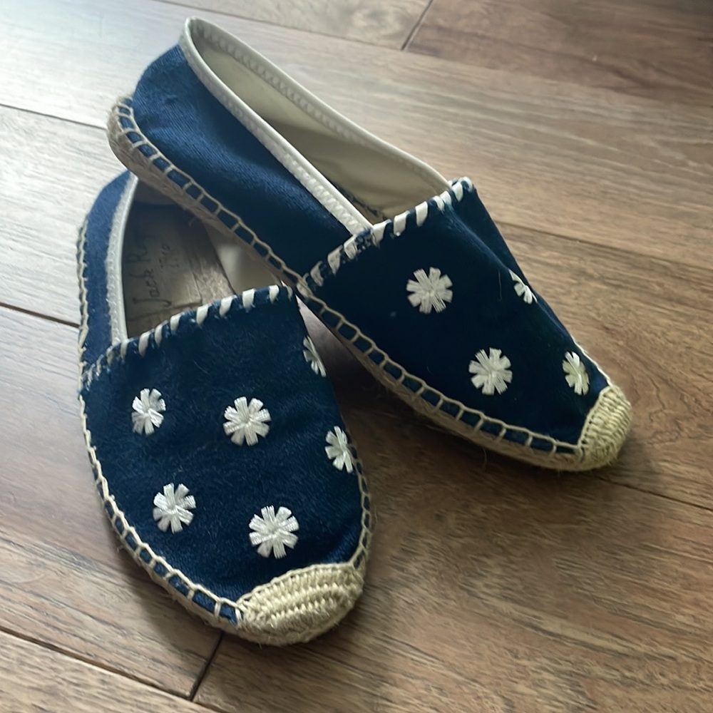 Jack Rogers embroidered slip one shoes